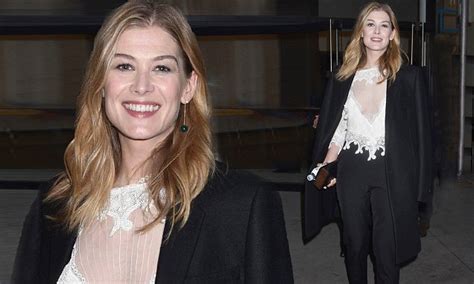 rosamund pike breasts|Rosamund Pike flashes her braless cleavage in NYC .